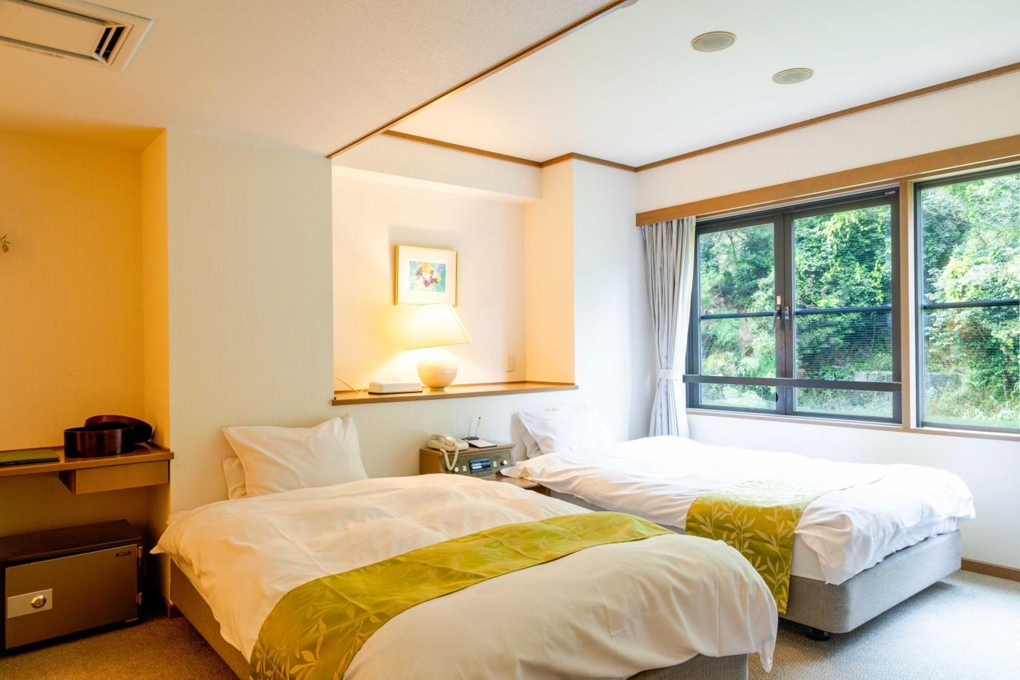 Suizansou Hotel Toyooka  Bagian luar foto